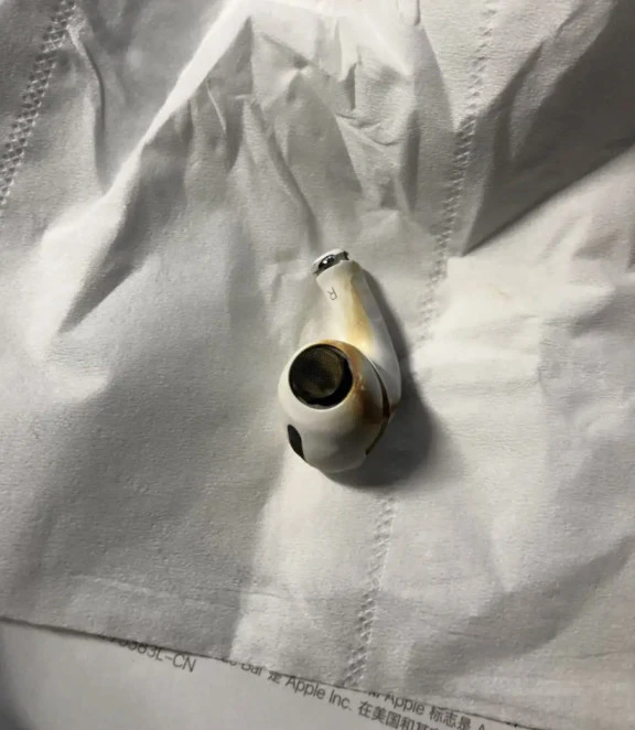 Earpod Explode 如何看待苹果 AirPods 爆炸,小伙右耳被炸伤事件?真相是怎样的? - 知乎