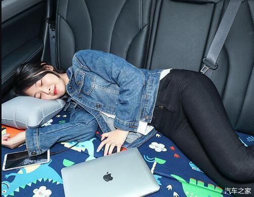 坐车累了在后座平躺睡觉会被罚款吗交警再说一遍后果自负