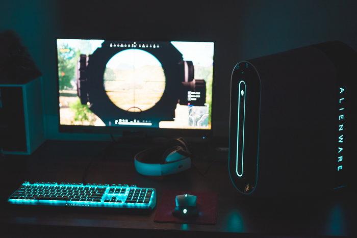 出外星人台式电脑外星人 Alienware Aurora R9和华硕显示器AUS2722 VG27A 出外星人台式电脑外星人 Alienware Aurora R9和华硕显示器AUS2722 VG27A