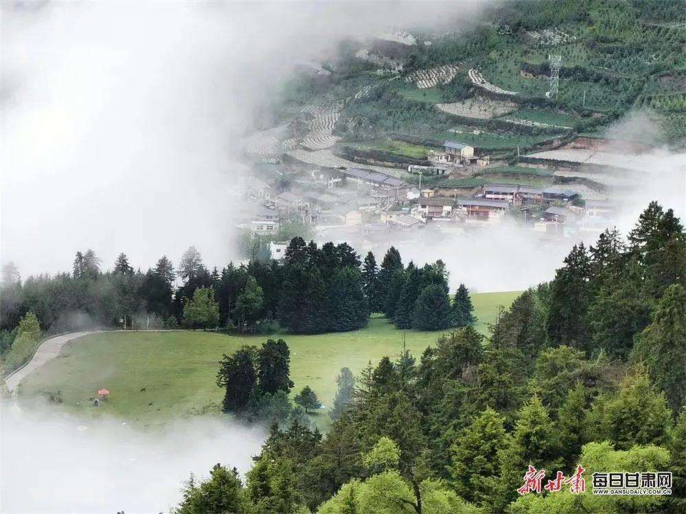 拉尕山景区图片图片