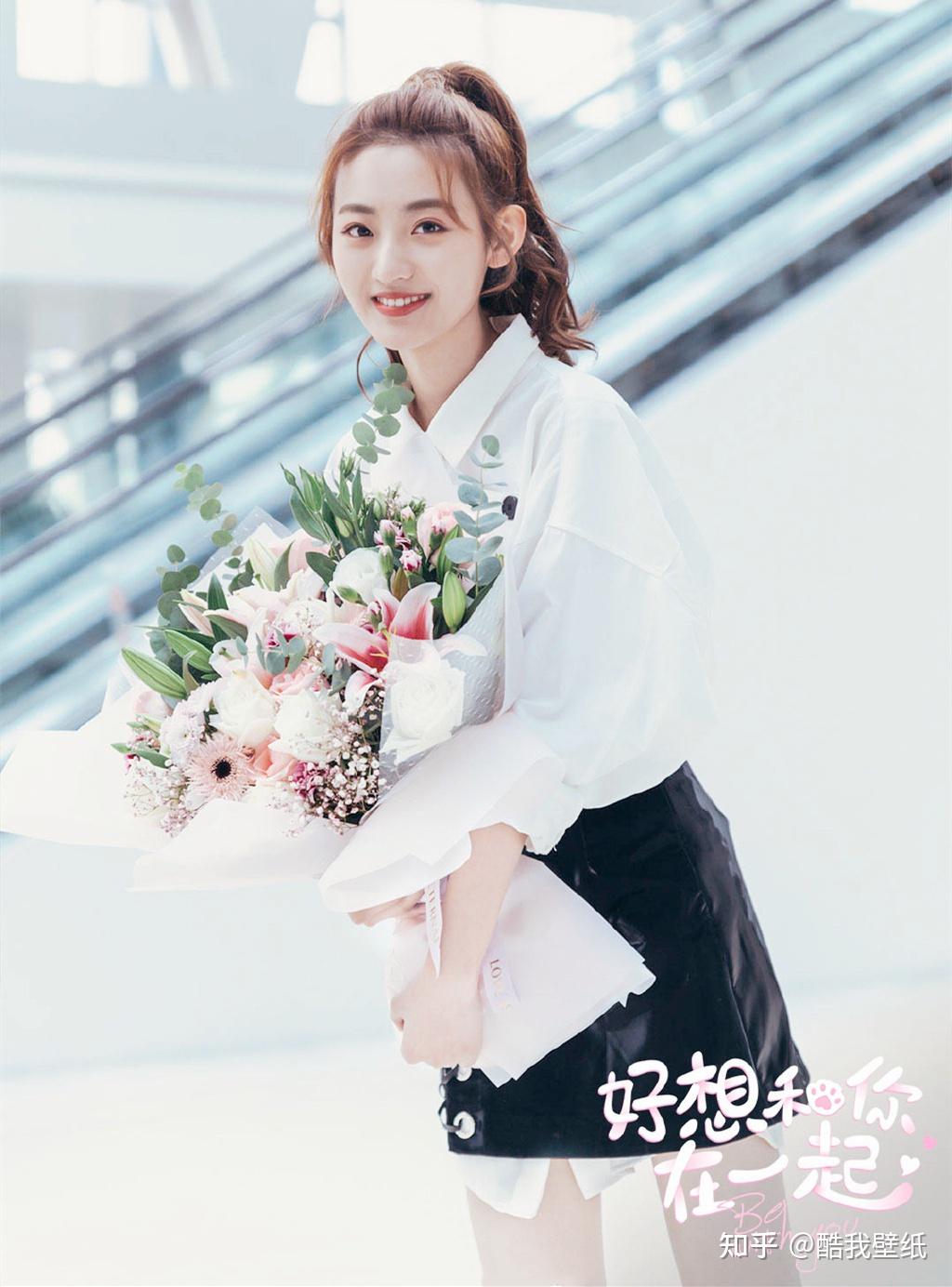 位好胜少女姜月,9月都市剧《落花时节》杀青,她演了青年时代的陈昕儿