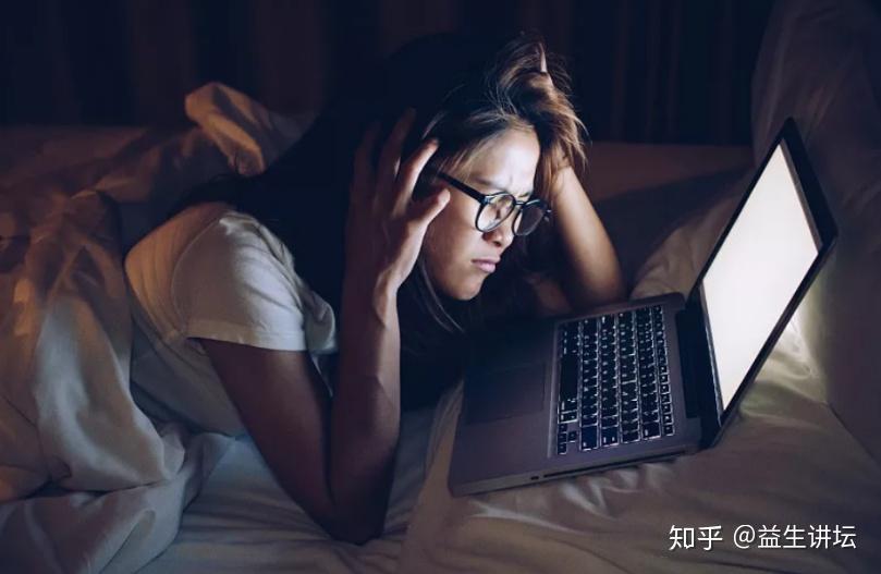 沉迷熬夜的男女大学生们肠道都怎么样了