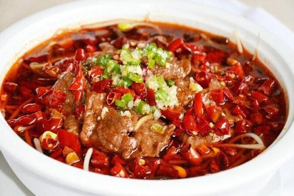风苼食堂经典麻辣水煮牛肉