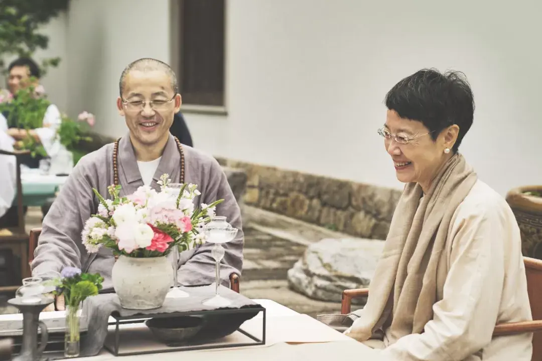 一场凌晨4点的雅聚每个人都舍不得讲话