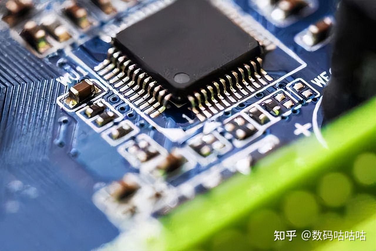 服务器的芯片数量取决于其应用场景和功能需求。 (服务器的芯片是几纳米)-虎跃云资讯网