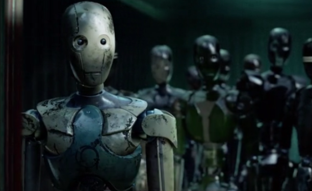 科幻电影:垃圾堆捡到的机器人,不仅战斗力强大,还有自己的意识