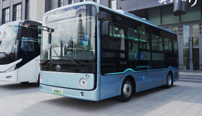 宇通新品宇畅e7上市,亮相2023公共交通美好中国行首站