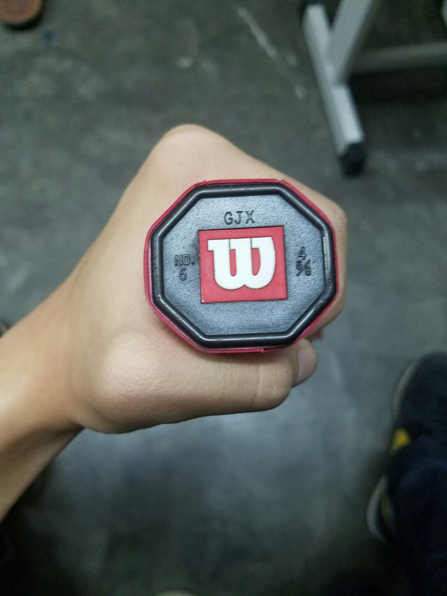 网球拍柄的英文字母钢印代表什么?