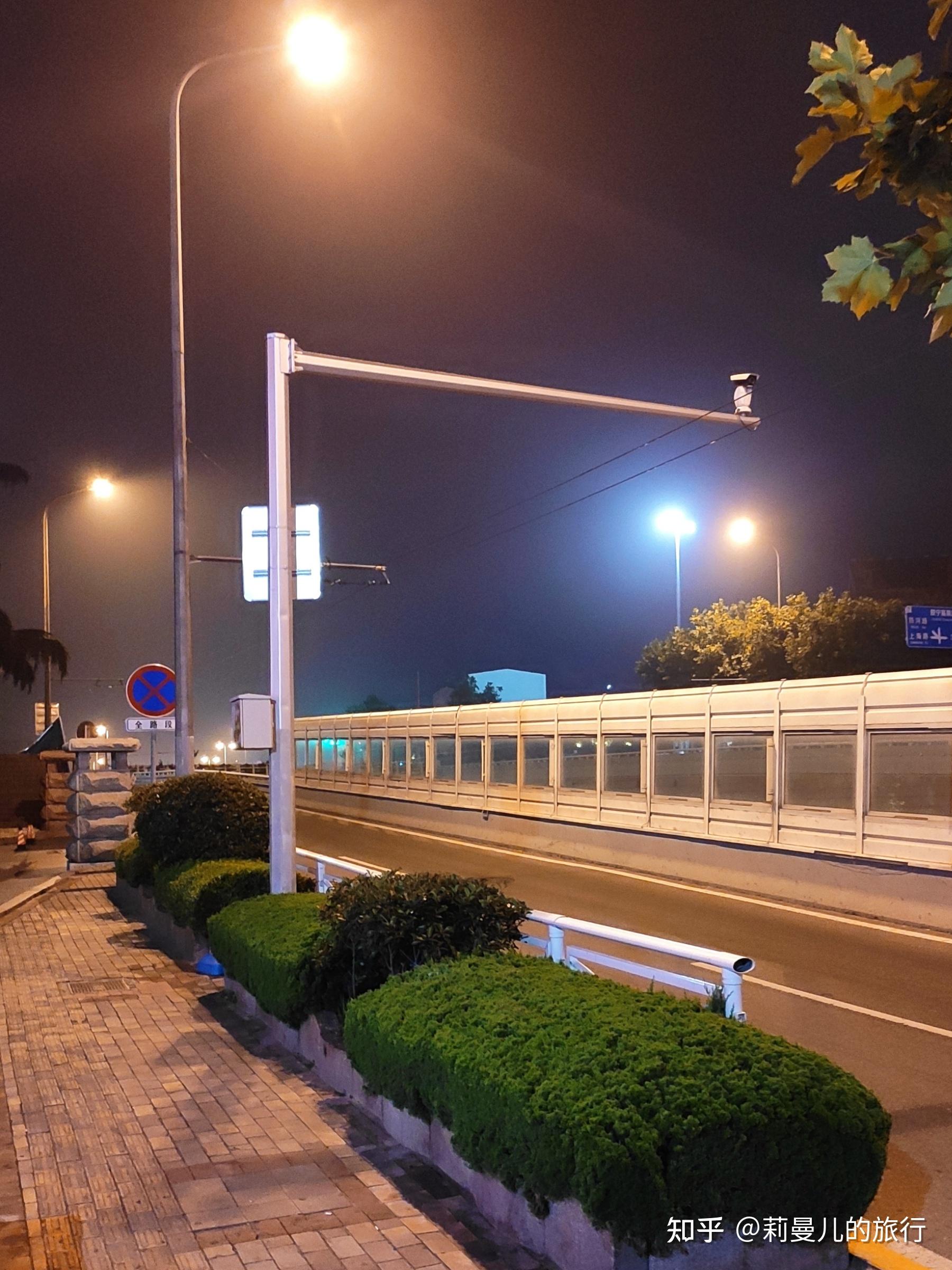夜晚睡不着时你透过窗外看到过哪些难忘的景色