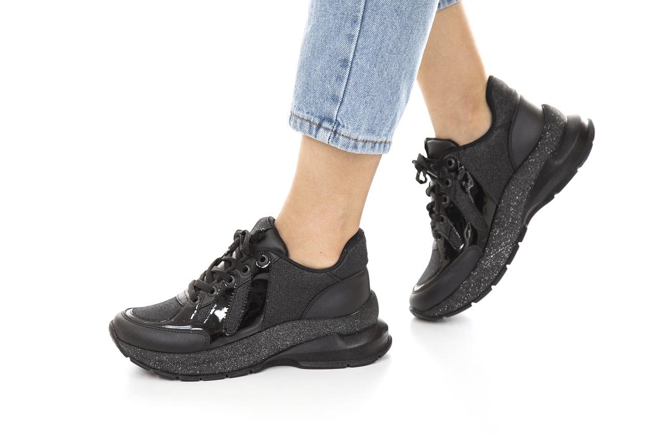 4. 男士皮鞋排行