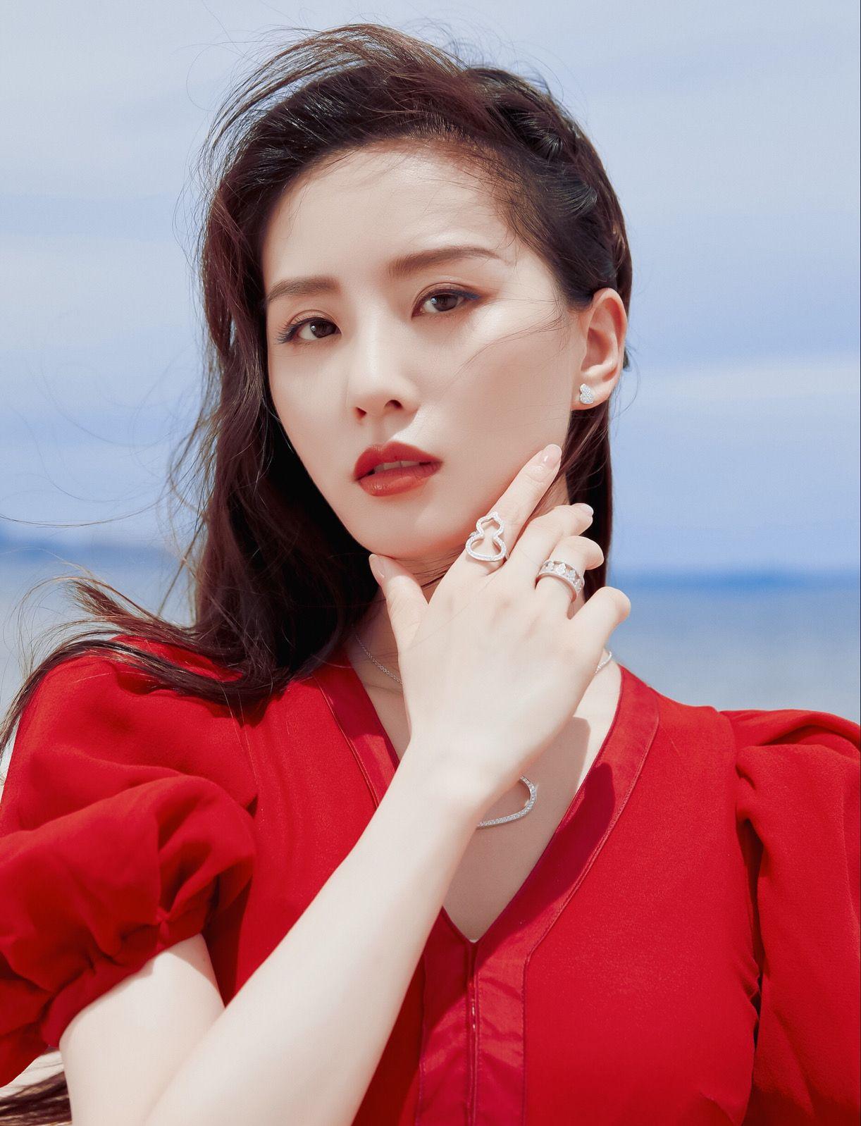 刘诗诗有哪些美出圈的神图? - 知乎