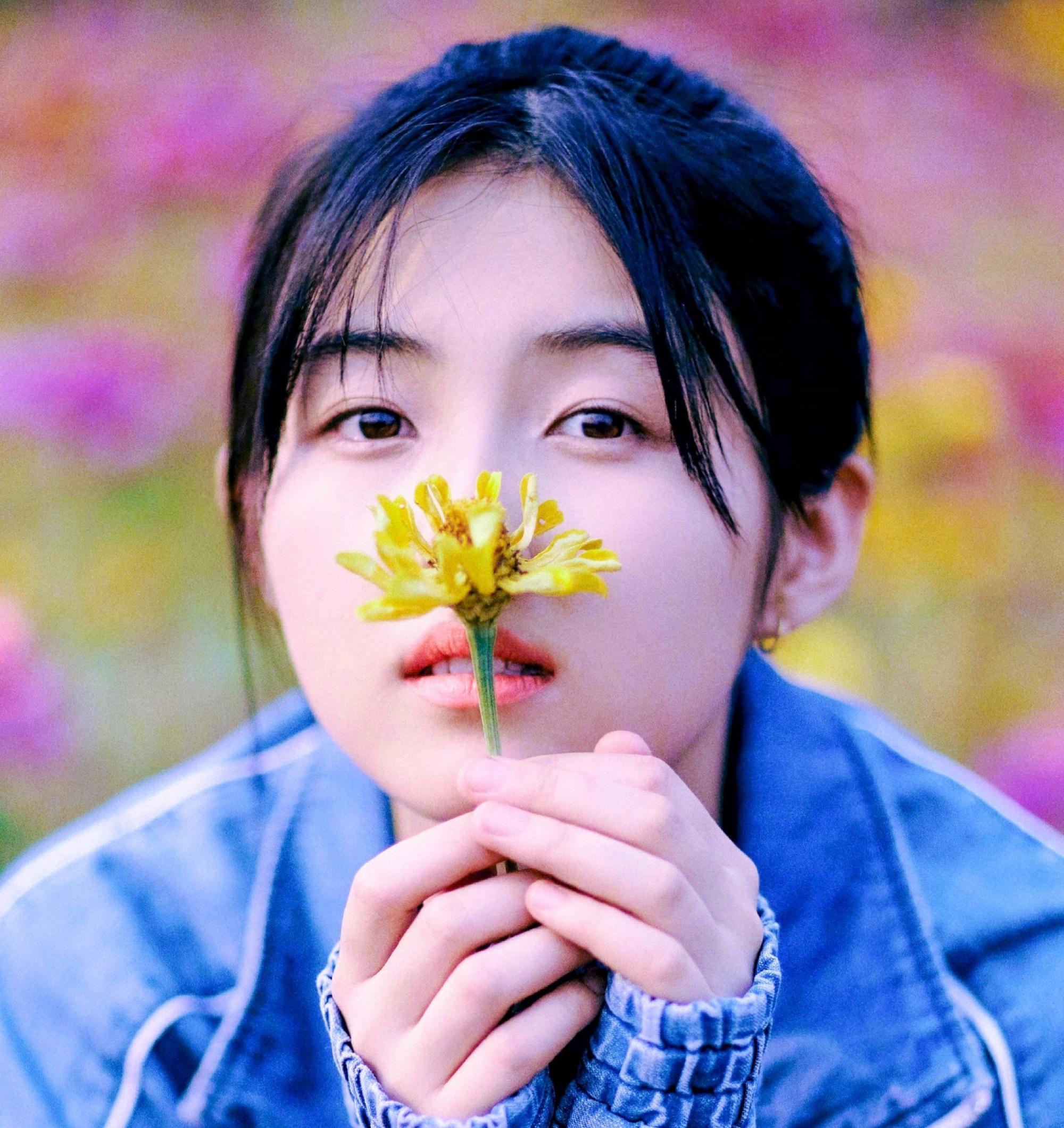 有无张子枫无水印高清的照片呀