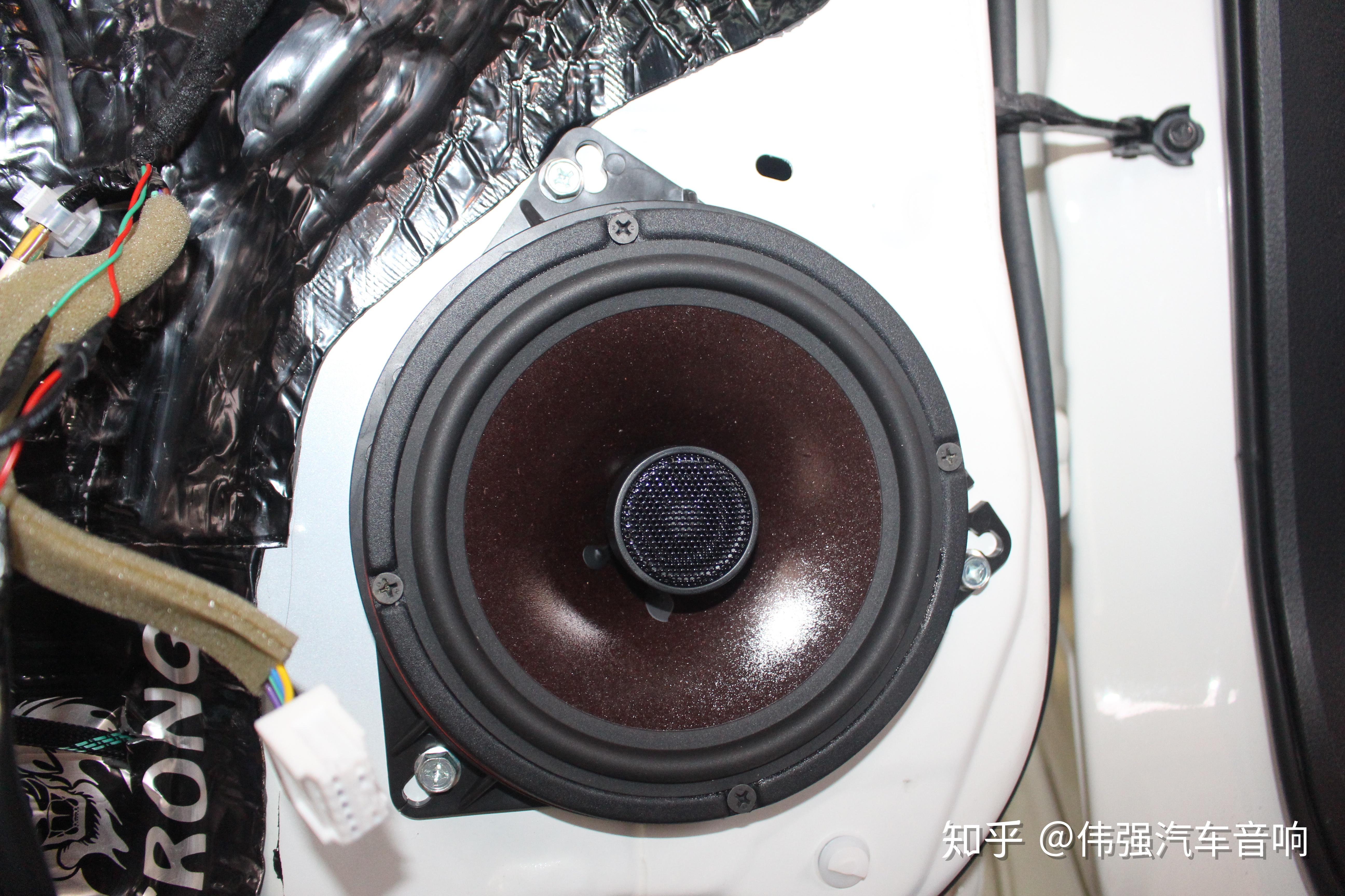 南宁日产天籁汽车音响改装音乐的魅力总是让人难以拒绝