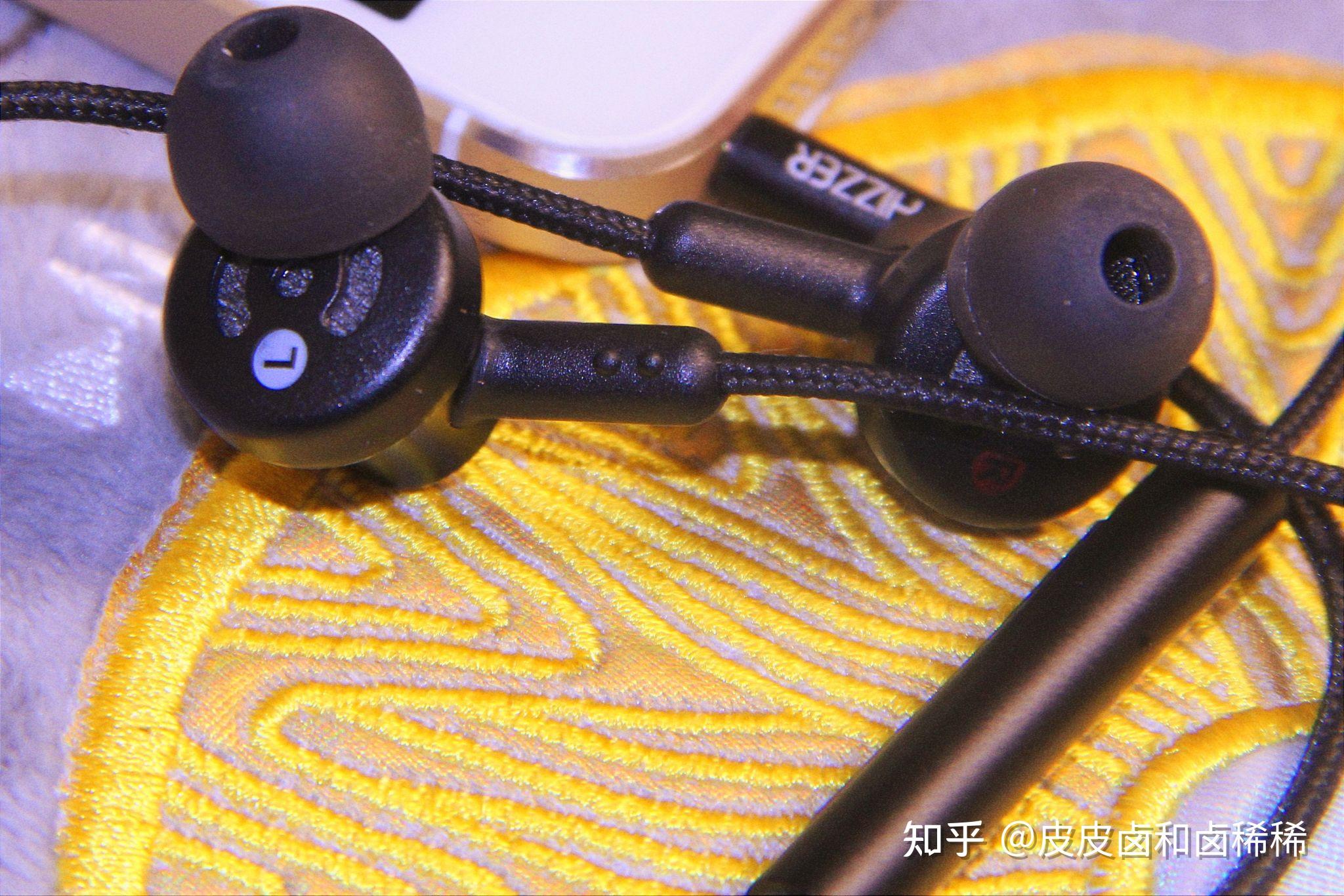 清爽音质舒适入耳威泽bs1线控耳机