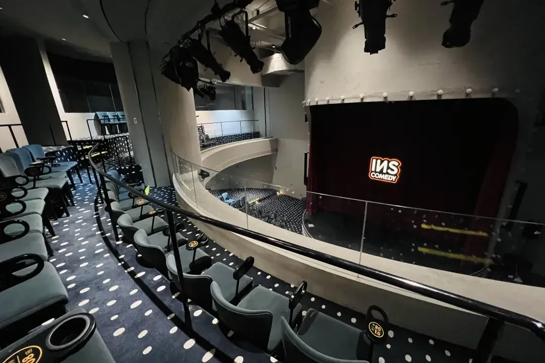 你会看到一个很神奇的现象:项目对面的复兴公园中,阿姨妈妈们正在享受