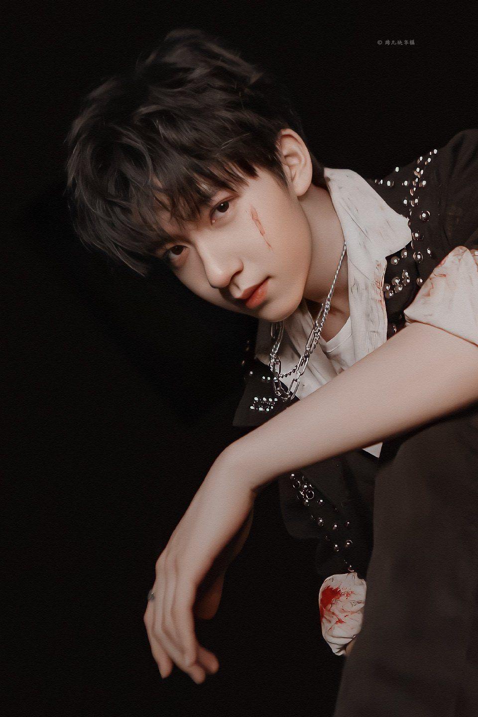 各位有没有贺峻霖的绝美图片啊