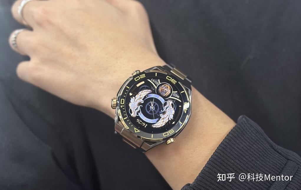 展现别样的豪华,华为推出智能金表龙年主题表盘