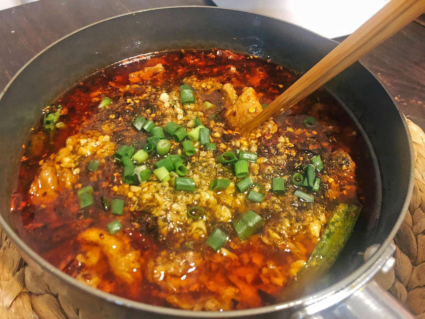 水煮肉片的正确做法 肉片要大 辣椒要自己做 最好把豆芽换掉 知乎 水煮肉片的正确做法 肉片要大 辣椒要自己做 最好把豆芽换掉 知乎