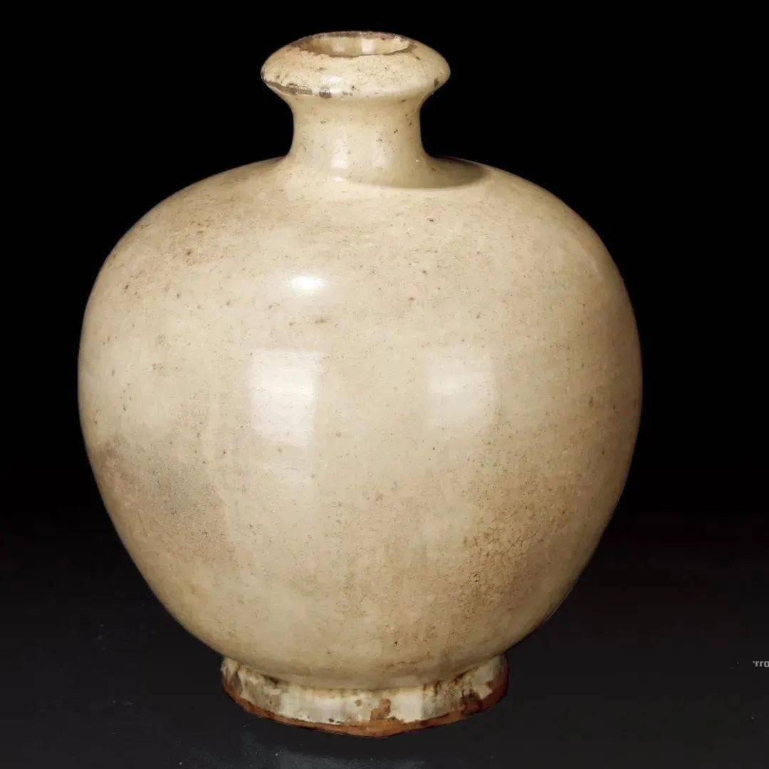 西夏灵武窑白釉嘟噜瓶黑釉剔花卷叶纹嘟噜瓶 金