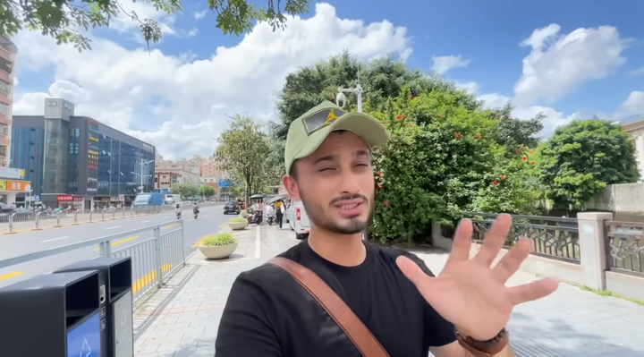 我从来不知道中国这么发达外国网民评印度小哥逛游深圳