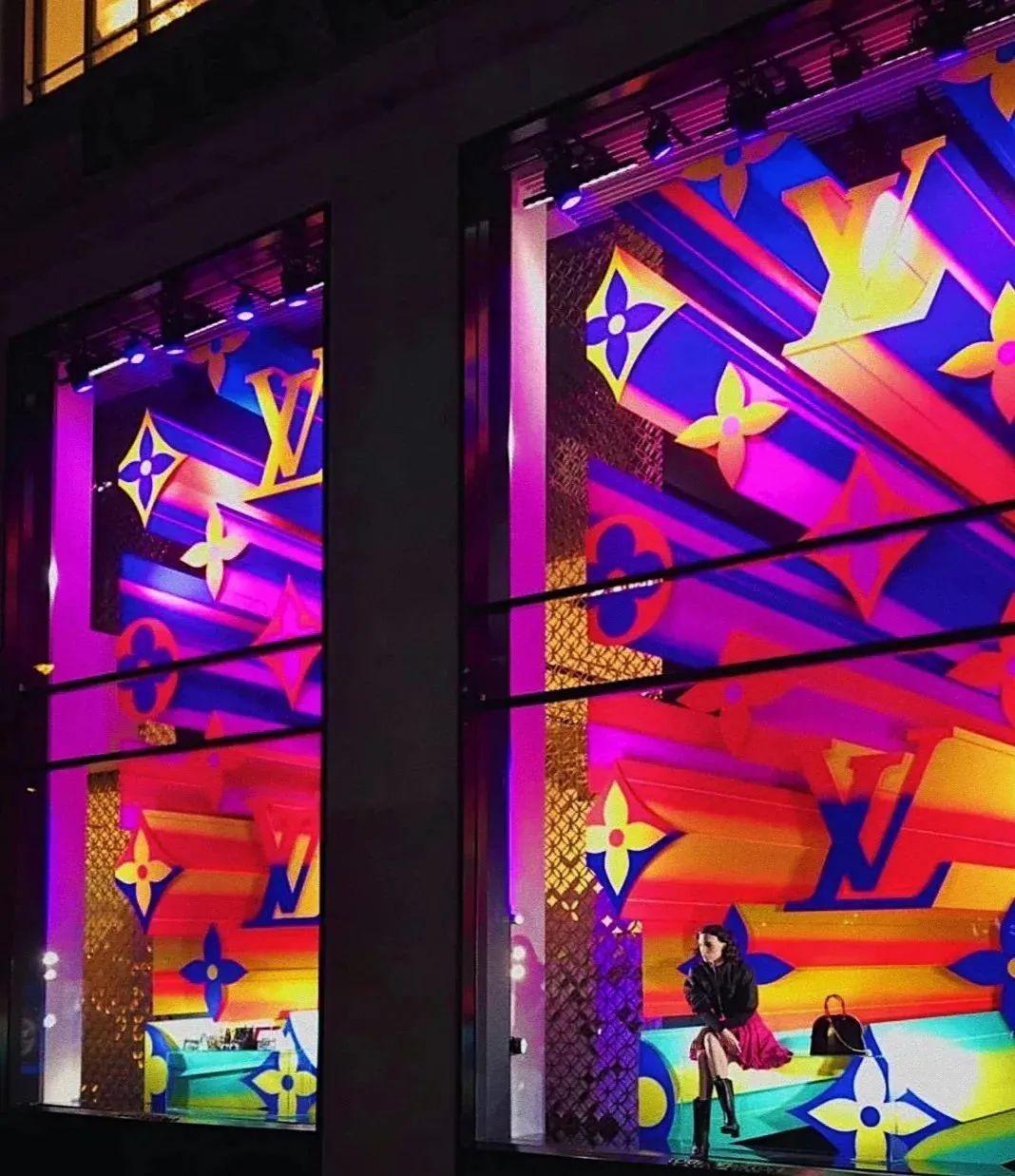 颜值经济之下,如何打造极具创意的美陈橱窗?