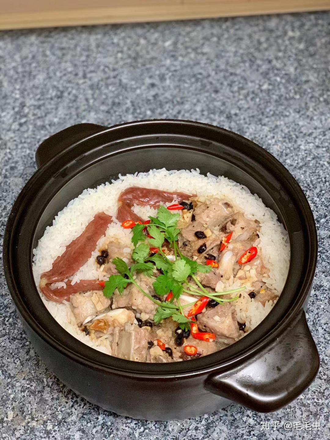 腊肠排骨煲仔饭