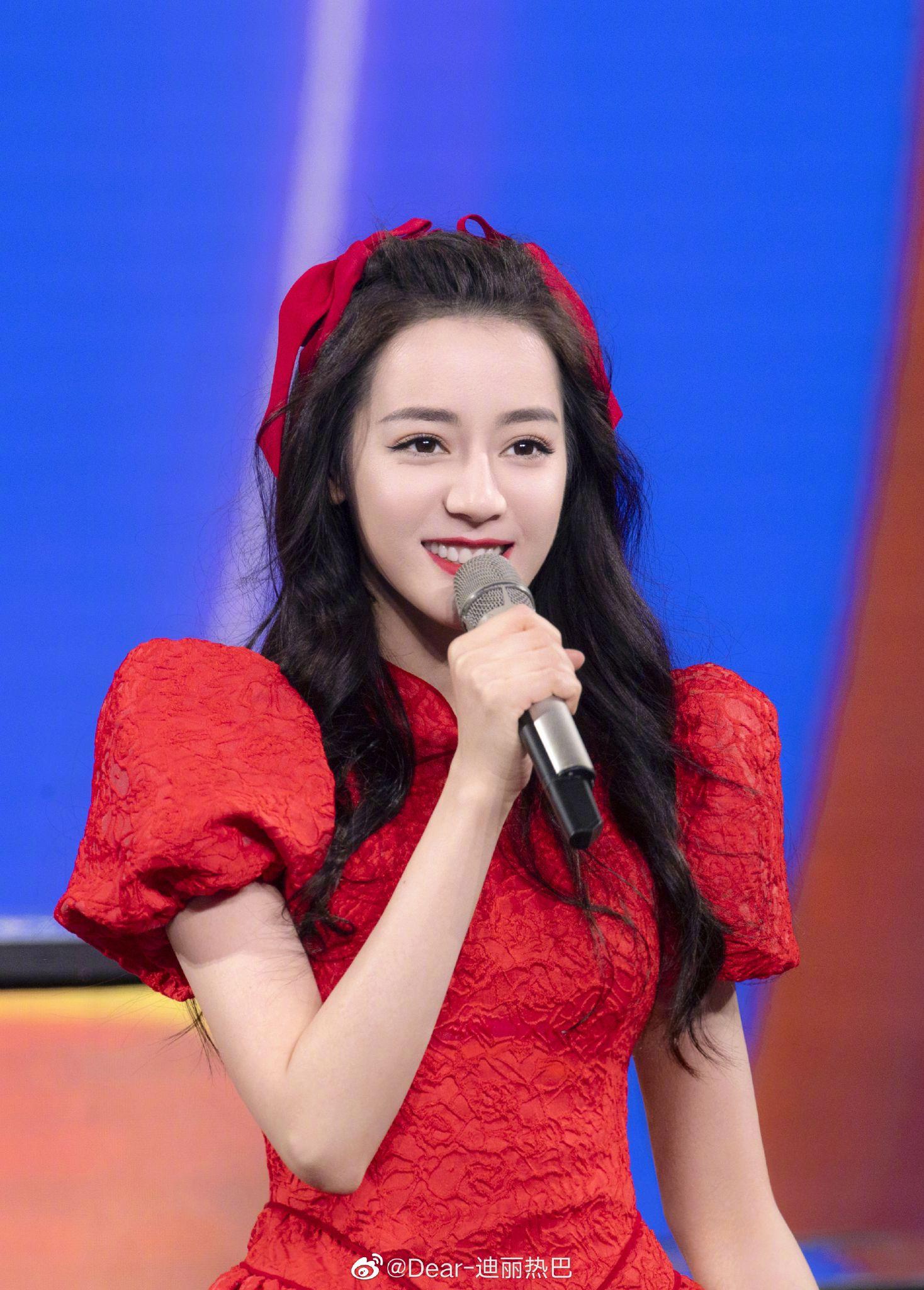 2021牛年春晚迪丽热巴的衣服造型,你有何看法? - 知乎