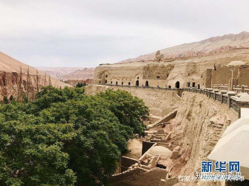 千佛洞,位于新疆维吾尔自治区吐鲁番市东45千米火焰山中段木头沟河谷