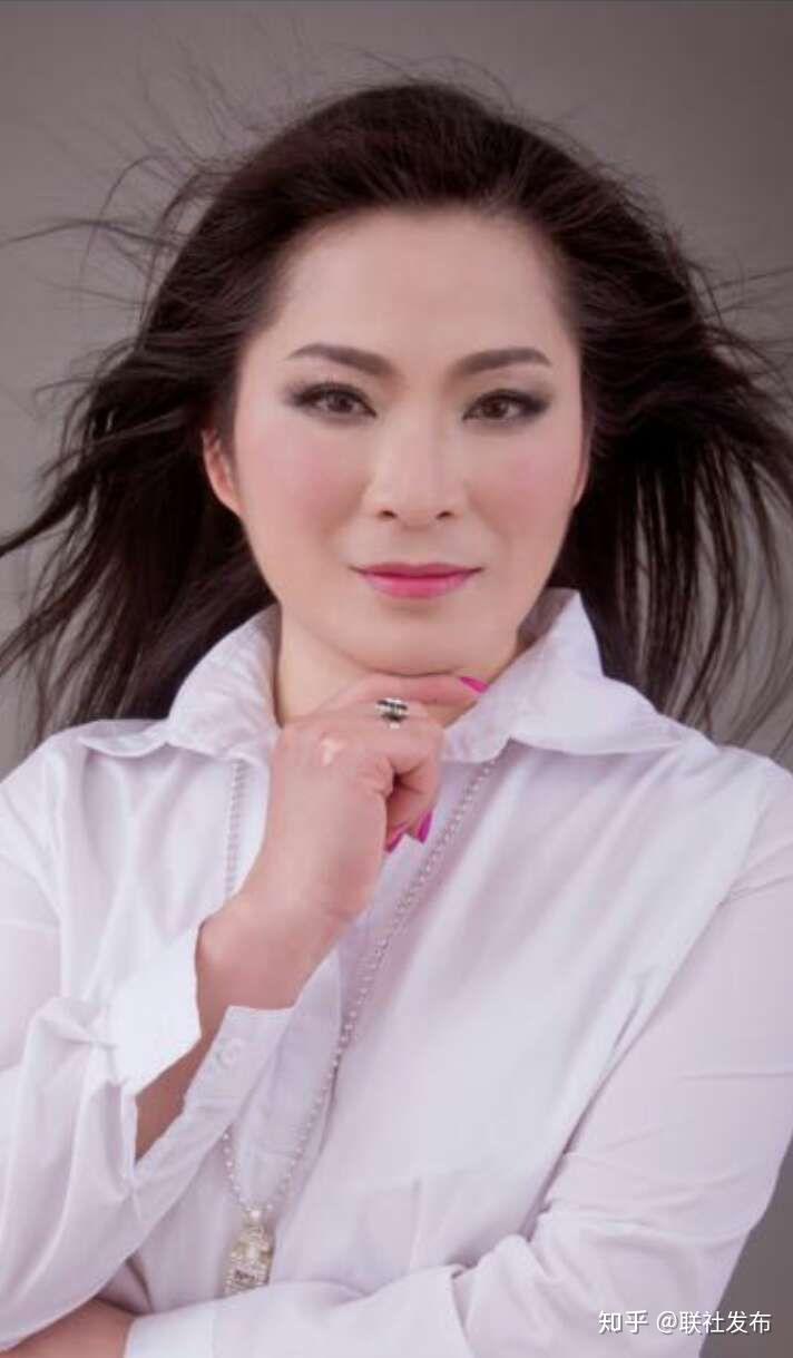 雷 真:被誉为中国第一喊(唱)妹,中国第一清唱人, 著名实力派女歌手(影