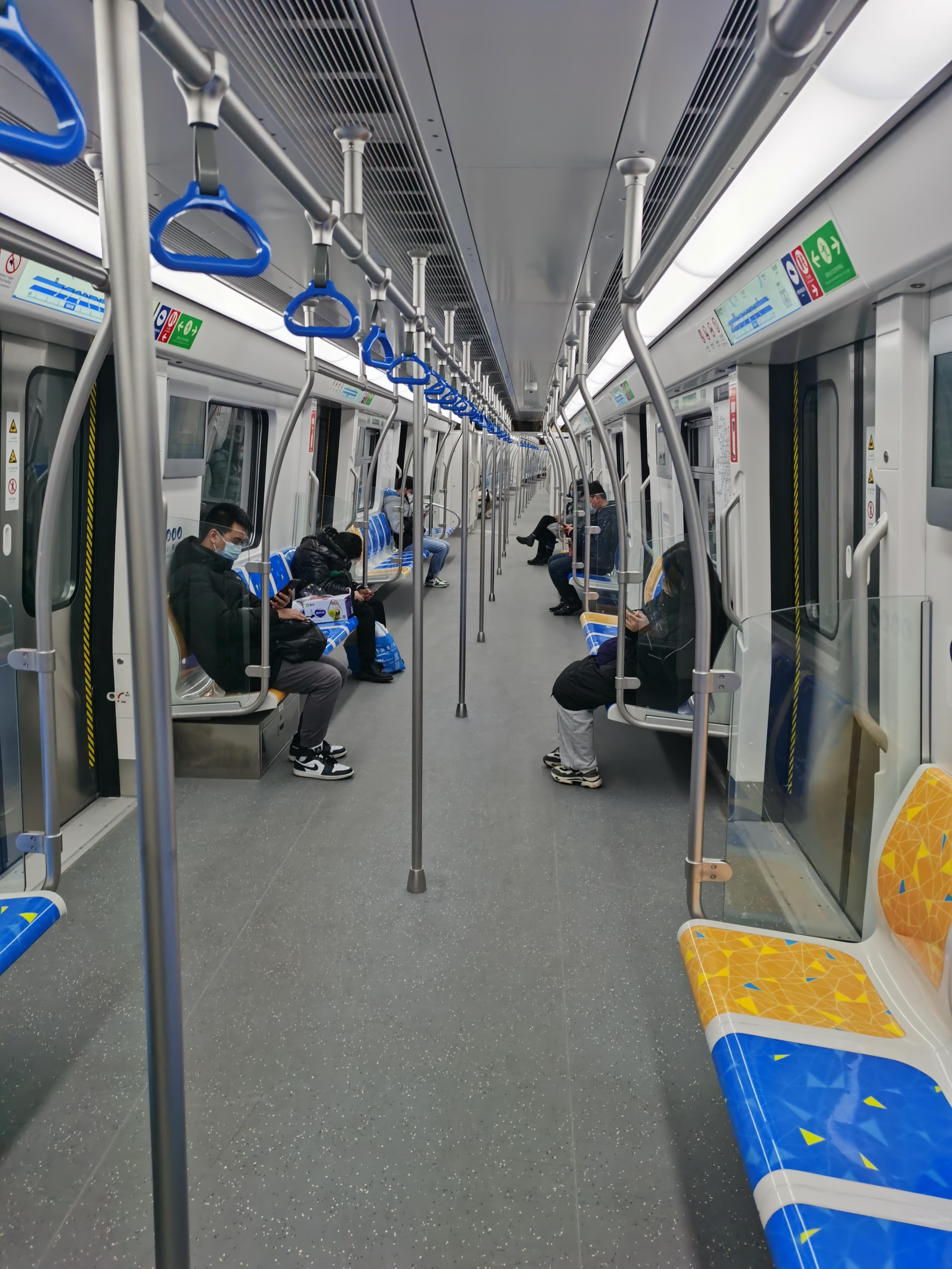 地铁快线的曙光北京地铁1719号线运转中61东南远方