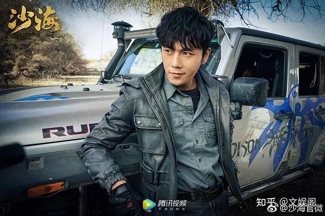 在电影《春风沉醉的晚上》里,秦昊可是个情感杀手,专门对男性下狠手.