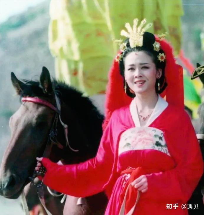 著名演员李琳：与名导离婚又再婚，人生现状怎样了？ - 知乎