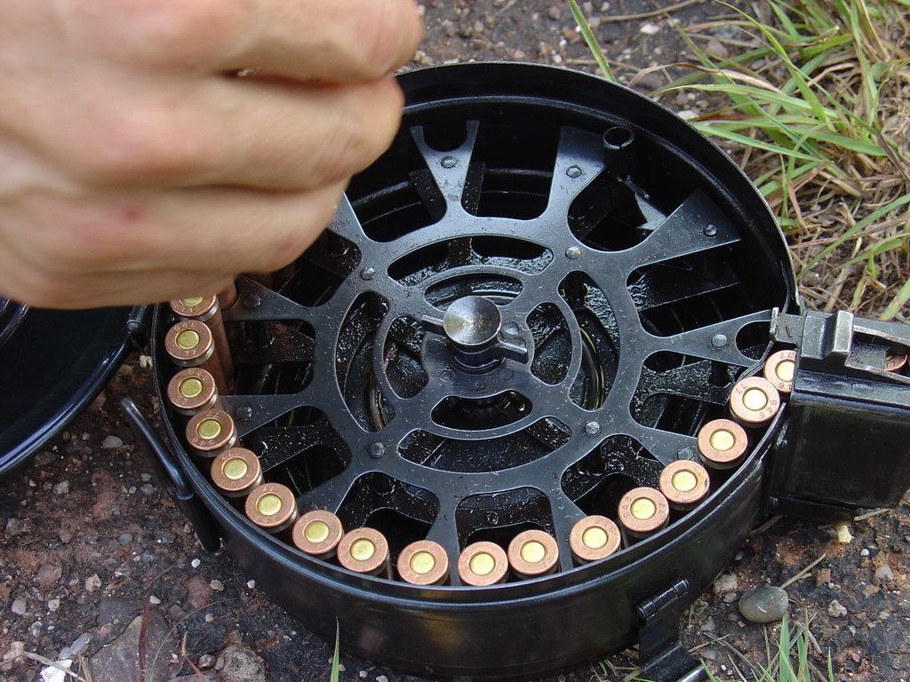 95式班用机枪的弹鼓和81式的弹鼓在结构上有什么区别和不同