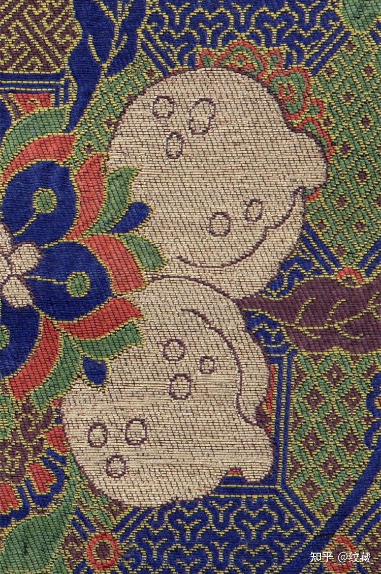 清 红色绸绣暗八仙福寿三多纹桌帏在地方方言中,佛手柑的"佛"与"福"字