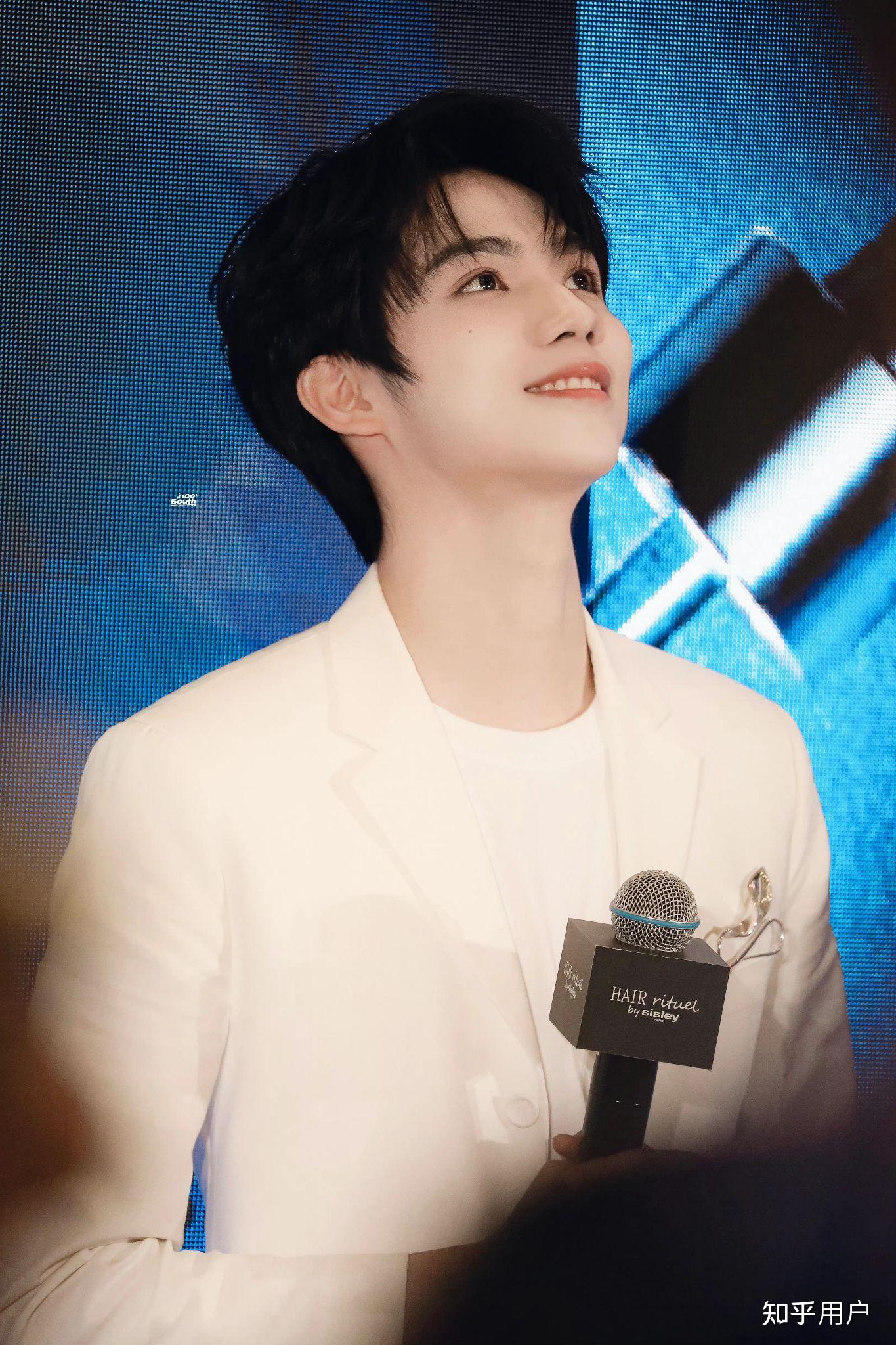 罗一舟有哪些惊为天人的神图? - 知乎