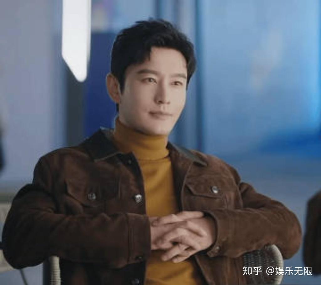 黄晓明航班取消网友热心献计暖心互动引热议
