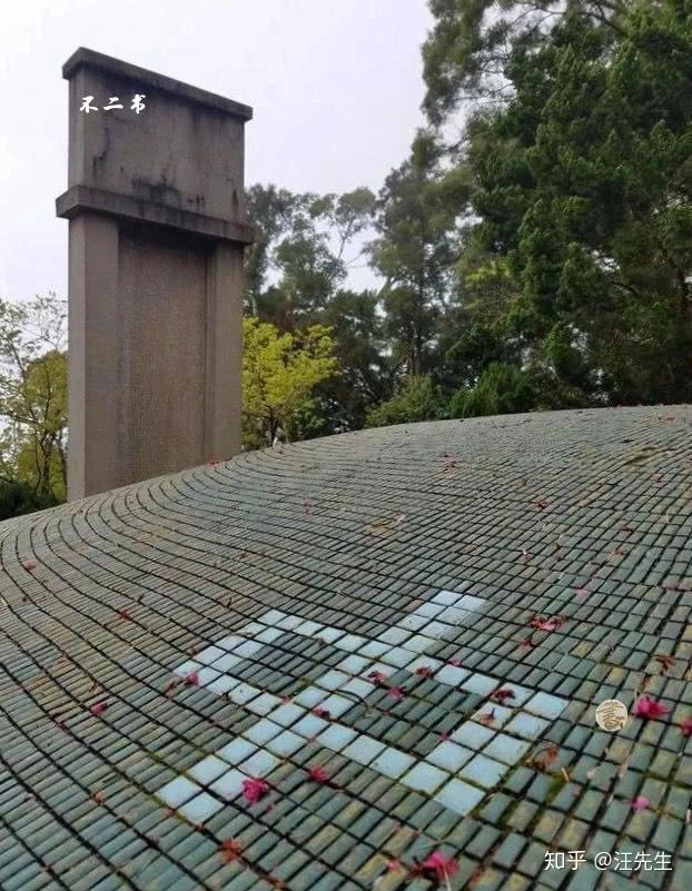 阎锡山墓地实拍照临终遗愿未能实现墓碑面朝山西遥望故地