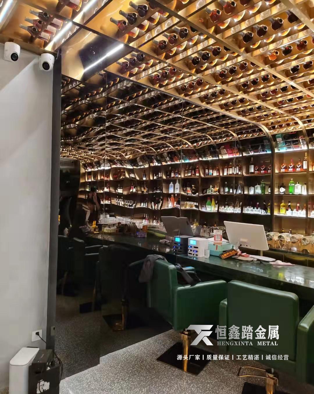 江苏酒吧不锈钢弧形酒柜弧形装饰不锈钢酒柜酒架