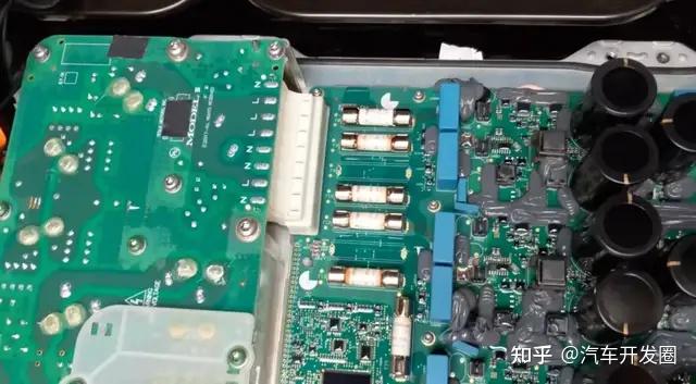 拆解特斯拉Model 3车载电源转换系统(PCS)