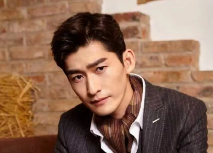 李易峰塌方后,《东八区的先生们》烂上热搜:张翰咋这么油腻了? - 知乎