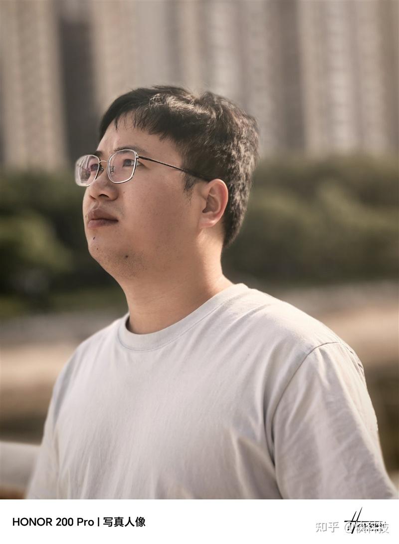 荣耀200 pro评测:"肖像中的爱马仕"平替 玩转光影人像