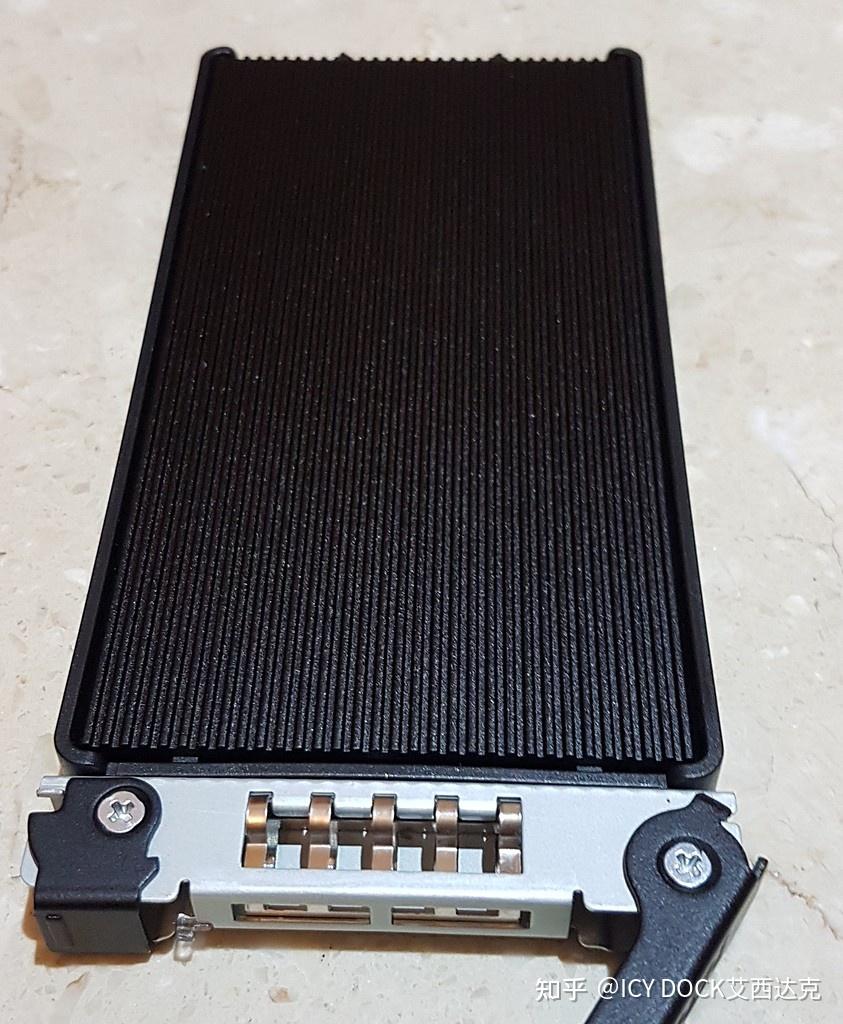 icy-dock-mb833m2k-b-nvme-ssd-3-5