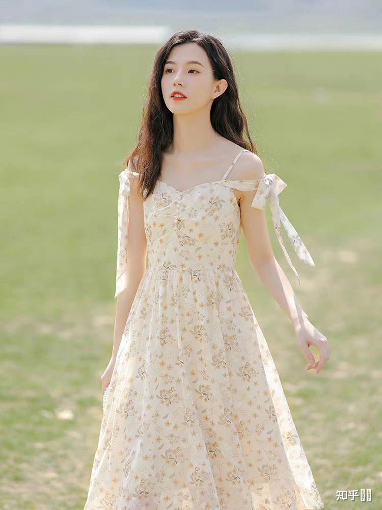 有没有小姐姐能推荐一下好看的吊带裙啊