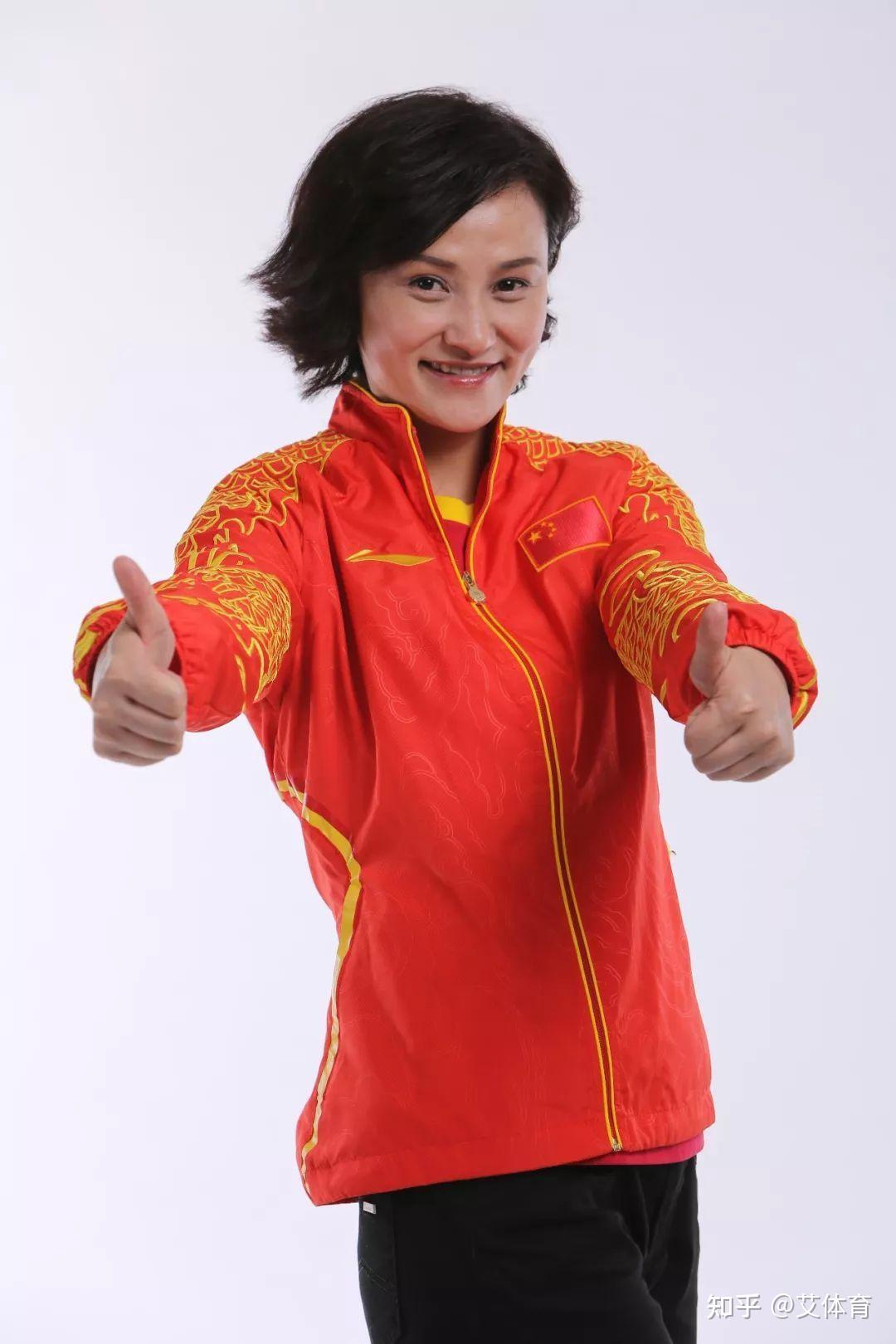 传奇的跳水女皇高敏为中国世锦赛100金祝贺猜猜她的庆祝方式