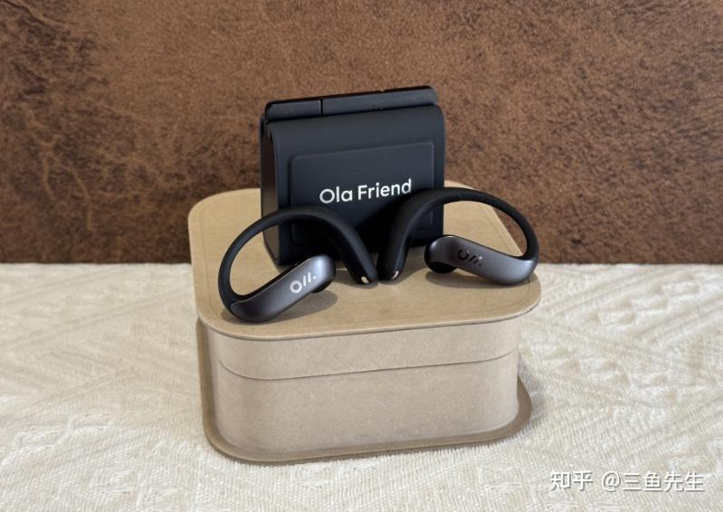 【新同品】Ola Friend 豆包智能体耳机 🎧【Ola Friend 豆包AI智能体耳机】开放式不入耳蓝牙耳机，运动