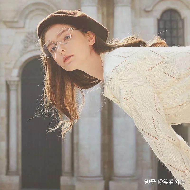 此前她曾经受邀cos过一个精;创始破晓女精灵的扮演者叫做savanna