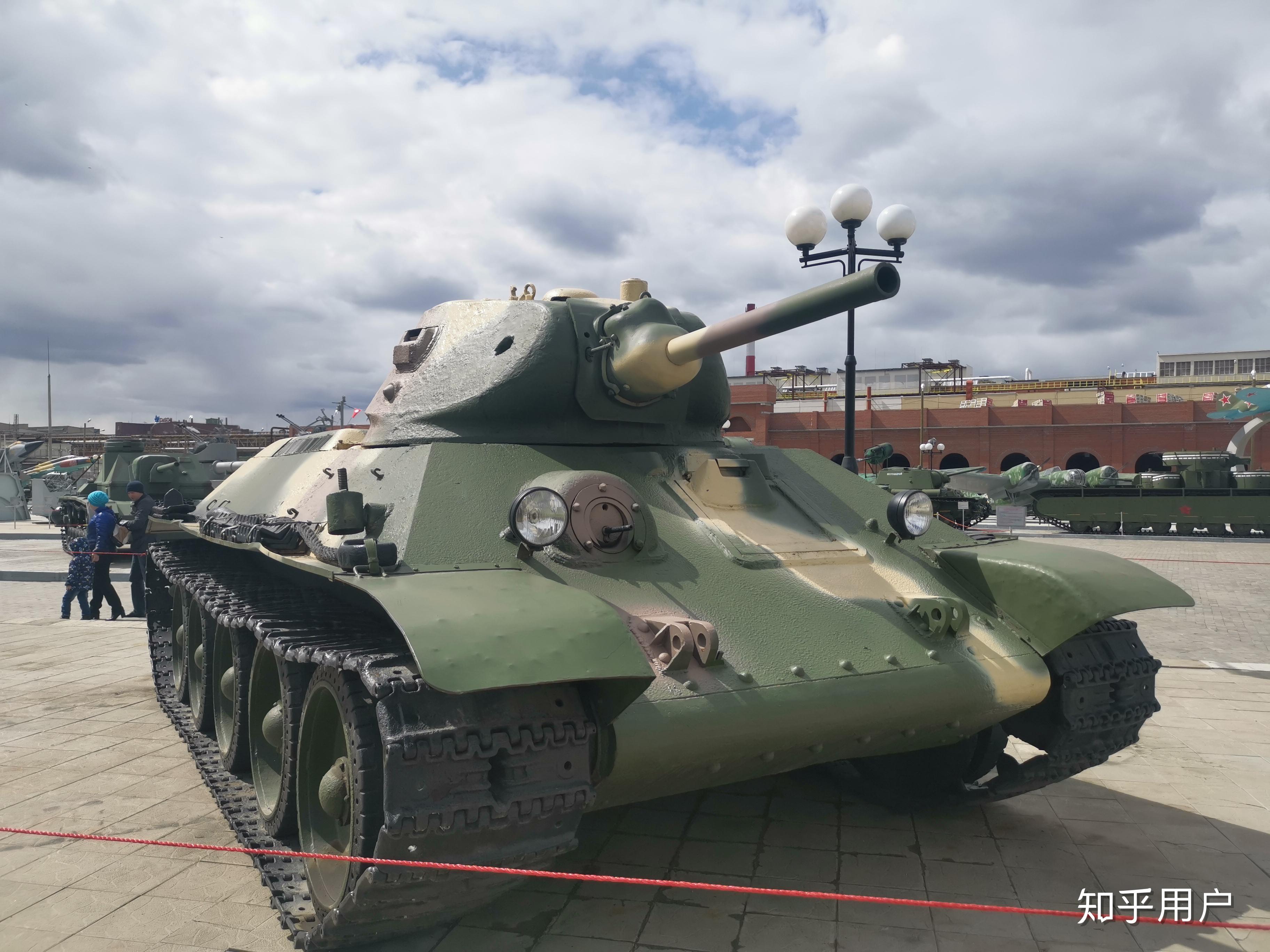 是t34那种廉价,规模化的坦克,还是m4谢尔曼那种泛用的和标准化的坦克