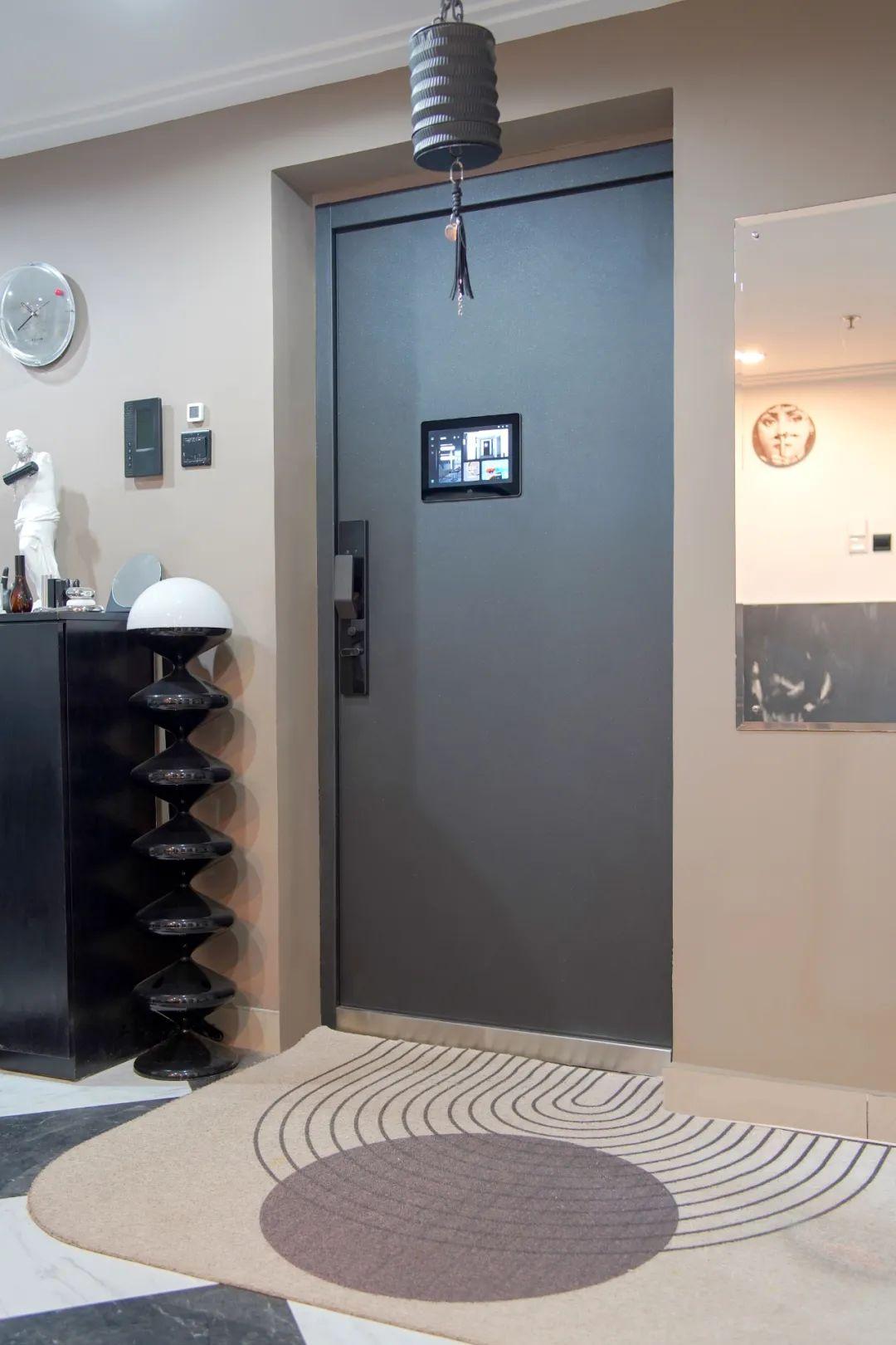 刷脸进家门,靠谱吗?入户门到底应该怎么选