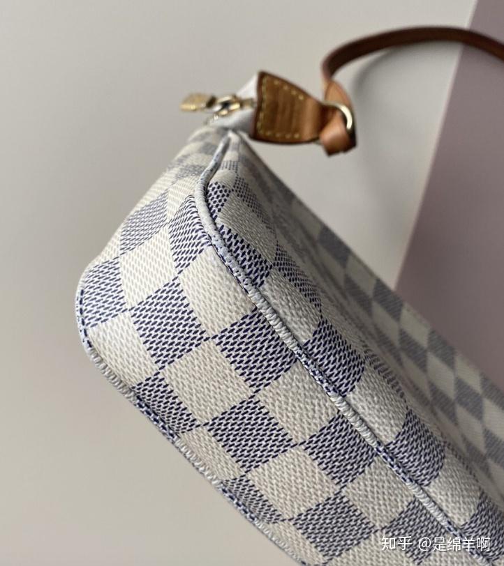 lv白色棋盘麻将包容量成色感人