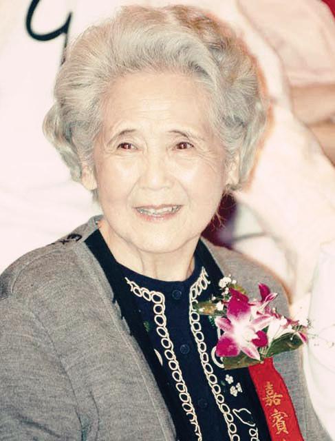 海一天,卫紫冰等一众实力派戏骨的都市情感年代戏甫一开播便大受好评